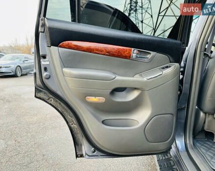 Серый Тойота Ленд Крузер Прадо, объемом двигателя 3.96 л и пробегом 292 тыс. км за 15800 $, фото 16 на Automoto.ua