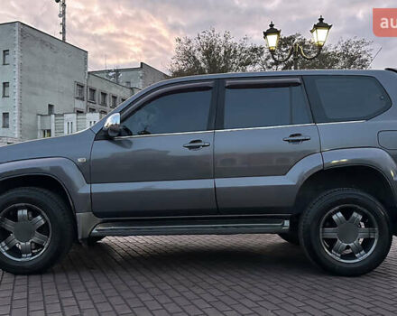 Серый Тойота Ленд Крузер Прадо, объемом двигателя 4 л и пробегом 393 тыс. км за 13999 $, фото 14 на Automoto.ua