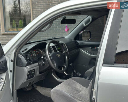 Серый Тойота Ленд Крузер Прадо, объемом двигателя 2.7 л и пробегом 340 тыс. км за 11700 $, фото 10 на Automoto.ua