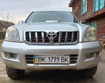 Серый Тойота Ленд Крузер Прадо, объемом двигателя 3 л и пробегом 165 тыс. км за 16000 $, фото 2 на Automoto.ua