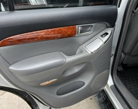 Серый Тойота Ленд Крузер Прадо, объемом двигателя 3.96 л и пробегом 147 тыс. км за 20500 $, фото 17 на Automoto.ua