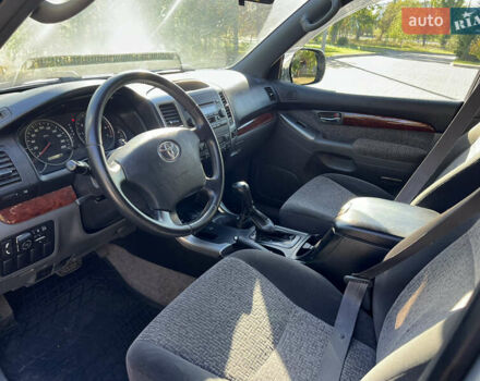 Серый Тойота Ленд Крузер Прадо, объемом двигателя 2.7 л и пробегом 206 тыс. км за 11500 $, фото 7 на Automoto.ua