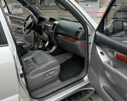 Серый Тойота Ленд Крузер Прадо, объемом двигателя 3.96 л и пробегом 147 тыс. км за 20500 $, фото 11 на Automoto.ua