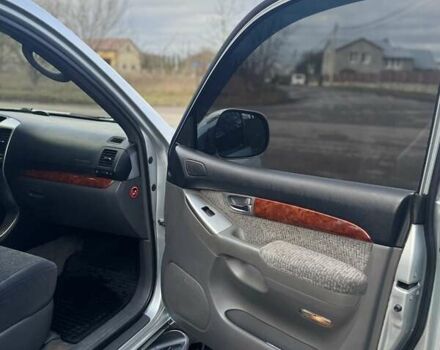 Серый Тойота Ленд Крузер Прадо, объемом двигателя 2.7 л и пробегом 260 тыс. км за 11300 $, фото 19 на Automoto.ua