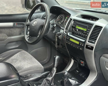 Серый Тойота Ленд Крузер Прадо, объемом двигателя 2.7 л и пробегом 340 тыс. км за 11700 $, фото 14 на Automoto.ua