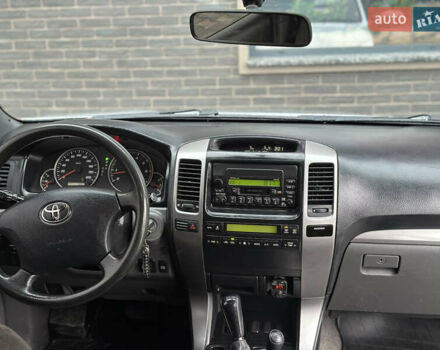 Серый Тойота Ленд Крузер Прадо, объемом двигателя 2.7 л и пробегом 340 тыс. км за 11700 $, фото 16 на Automoto.ua