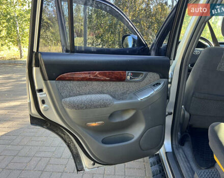 Серый Тойота Ленд Крузер Прадо, объемом двигателя 2.7 л и пробегом 206 тыс. км за 11500 $, фото 10 на Automoto.ua