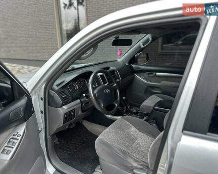 Серый Тойота Ленд Крузер Прадо, объемом двигателя 2.7 л и пробегом 340 тыс. км за 11700 $, фото 9 на Automoto.ua