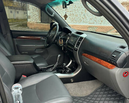 Сірий Тойота Ленд Крузер Прадо, об'ємом двигуна 4 л та пробігом 291 тис. км за 15600 $, фото 6 на Automoto.ua