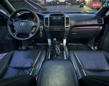 Серый Тойота Ленд Крузер Прадо, объемом двигателя 4 л и пробегом 393 тыс. км за 13999 $, фото 24 на Automoto.ua