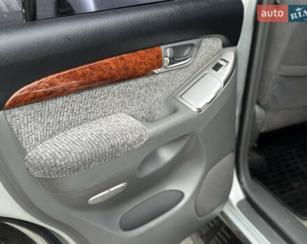 Серый Тойота Ленд Крузер Прадо, объемом двигателя 2.69 л и пробегом 286 тыс. км за 10900 $, фото 35 на Automoto.ua