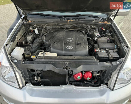 Серый Тойота Ленд Крузер Прадо, объемом двигателя 4 л и пробегом 320 тыс. км за 23000 $, фото 43 на Automoto.ua