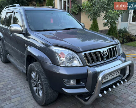 Серый Тойота Ленд Крузер Прадо, объемом двигателя 4 л и пробегом 361 тыс. км за 20000 $, фото 3 на Automoto.ua