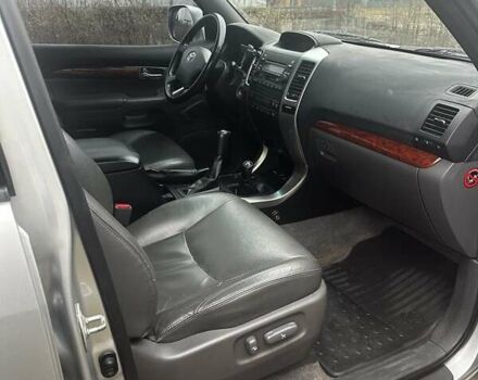 Серый Тойота Ленд Крузер Прадо, объемом двигателя 3.96 л и пробегом 215 тыс. км за 18500 $, фото 14 на Automoto.ua