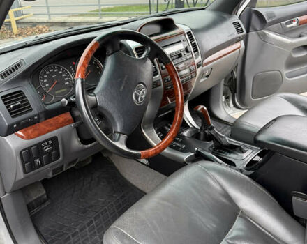 Серый Тойота Ленд Крузер Прадо, объемом двигателя 3.96 л и пробегом 147 тыс. км за 20500 $, фото 13 на Automoto.ua