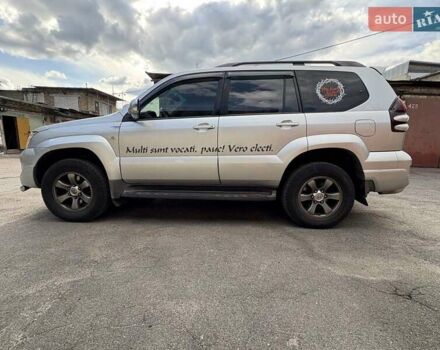 Серый Тойота Ленд Крузер Прадо, объемом двигателя 2.7 л и пробегом 230 тыс. км за 12500 $, фото 4 на Automoto.ua