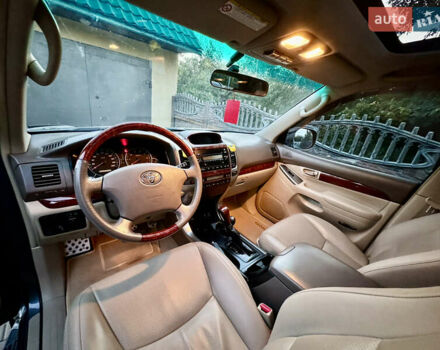 Серый Тойота Ленд Крузер Прадо, объемом двигателя 4 л и пробегом 361 тыс. км за 20000 $, фото 6 на Automoto.ua