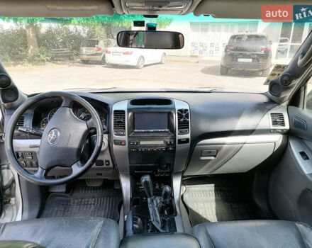 Серый Тойота Ленд Крузер Прадо, объемом двигателя 4 л и пробегом 283 тыс. км за 11500 $, фото 28 на Automoto.ua