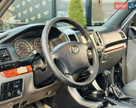 Серый Тойота Ленд Крузер Прадо, объемом двигателя 3.96 л и пробегом 292 тыс. км за 15800 $, фото 13 на Automoto.ua