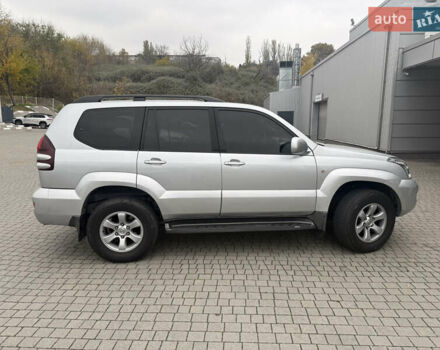 Серый Тойота Ленд Крузер Прадо, объемом двигателя 4 л и пробегом 175 тыс. км за 15200 $, фото 2 на Automoto.ua