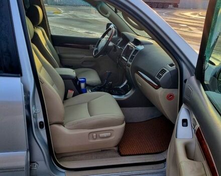 Серый Тойота Ленд Крузер Прадо, объемом двигателя 4 л и пробегом 243 тыс. км за 16500 $, фото 1 на Automoto.ua