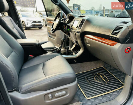 Серый Тойота Ленд Крузер Прадо, объемом двигателя 3.96 л и пробегом 292 тыс. км за 15800 $, фото 21 на Automoto.ua
