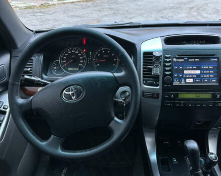 Сірий Тойота Ленд Крузер Прадо, об'ємом двигуна 4 л та пробігом 291 тис. км за 15600 $, фото 4 на Automoto.ua