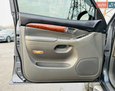 Серый Тойота Ленд Крузер Прадо, объемом двигателя 3.96 л и пробегом 292 тыс. км за 15800 $, фото 14 на Automoto.ua