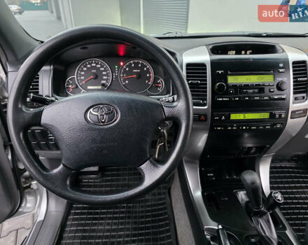 Сірий Тойота Ленд Крузер Прадо, об'ємом двигуна 2.69 л та пробігом 287 тис. км за 11999 $, фото 23 на Automoto.ua