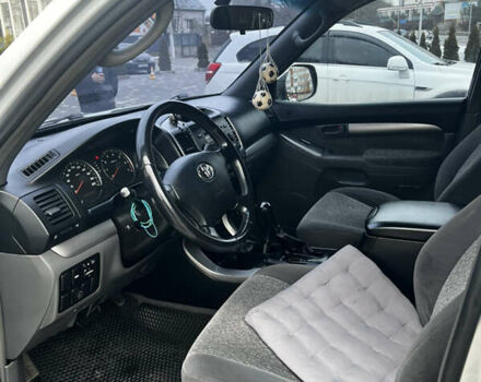 Серый Тойота Ленд Крузер Прадо, объемом двигателя 2.7 л и пробегом 248 тыс. км за 14300 $, фото 14 на Automoto.ua