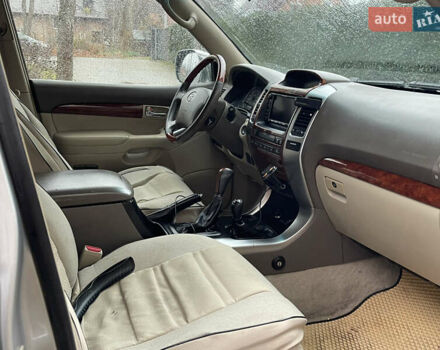 Серый Тойота Ленд Крузер Прадо, объемом двигателя 3.96 л и пробегом 305 тыс. км за 16300 $, фото 20 на Automoto.ua