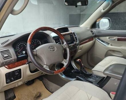 Серый Тойота Ленд Крузер Прадо, объемом двигателя 4 л и пробегом 335 тыс. км за 11550 $, фото 17 на Automoto.ua
