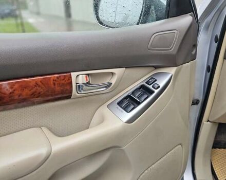 Серый Тойота Ленд Крузер Прадо, объемом двигателя 4 л и пробегом 335 тыс. км за 11550 $, фото 11 на Automoto.ua