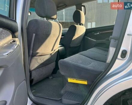 Сірий Тойота Ленд Крузер Прадо, об'ємом двигуна 4 л та пробігом 166 тис. км за 17500 $, фото 12 на Automoto.ua