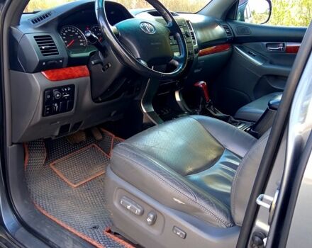 Серый Тойота Ленд Крузер Прадо, объемом двигателя 4 л и пробегом 130 тыс. км за 18000 $, фото 1 на Automoto.ua