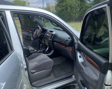 Серый Тойота Ленд Крузер Прадо, объемом двигателя 2.7 л и пробегом 133 тыс. км за 16500 $, фото 4 на Automoto.ua