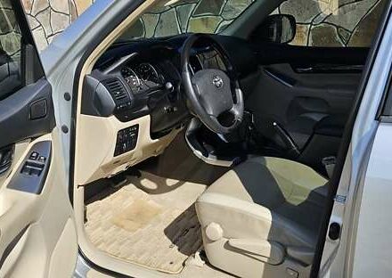 Сірий Тойота Ленд Крузер Прадо, об'ємом двигуна 3.96 л та пробігом 180 тис. км за 25500 $, фото 26 на Automoto.ua