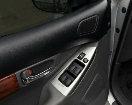 Сірий Тойота Ленд Крузер Прадо, об'ємом двигуна 4 л та пробігом 203 тис. км за 15499 $, фото 37 на Automoto.ua