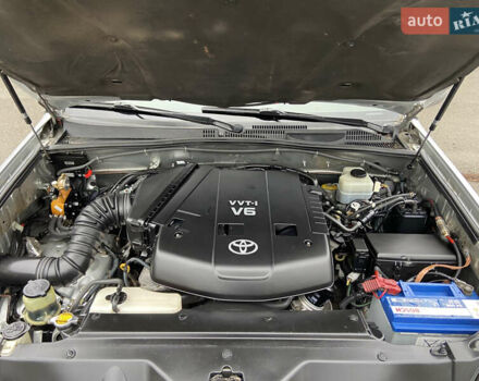 Сірий Тойота Ленд Крузер Прадо, об'ємом двигуна 3.96 л та пробігом 235 тис. км за 15300 $, фото 31 на Automoto.ua