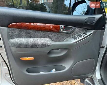 Серый Тойота Ленд Крузер Прадо, объемом двигателя 2.7 л и пробегом 300 тыс. км за 11940 $, фото 12 на Automoto.ua