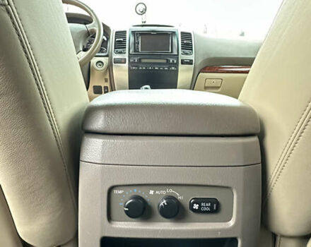 Серый Тойота Ленд Крузер Прадо, объемом двигателя 4 л и пробегом 298 тыс. км за 15300 $, фото 49 на Automoto.ua