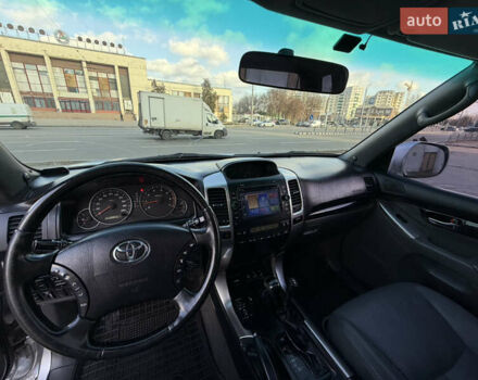 Сірий Тойота Ленд Крузер Прадо, об'ємом двигуна 4 л та пробігом 299 тис. км за 12999 $, фото 25 на Automoto.ua