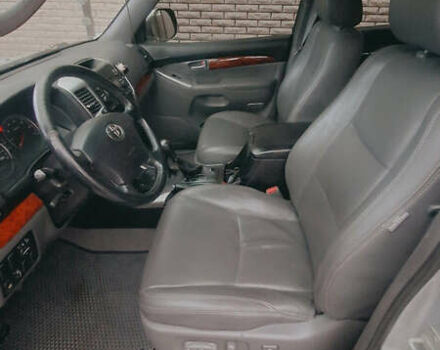 Сірий Тойота Ленд Крузер Прадо, об'ємом двигуна 3.96 л та пробігом 256 тис. км за 17500 $, фото 8 на Automoto.ua