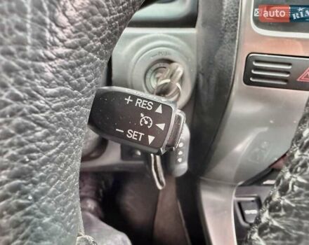 Сірий Тойота Ленд Крузер Прадо, об'ємом двигуна 4 л та пробігом 250 тис. км за 13900 $, фото 20 на Automoto.ua