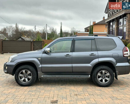 Серый Тойота Ленд Крузер Прадо, объемом двигателя 4 л и пробегом 298 тыс. км за 15300 $, фото 5 на Automoto.ua