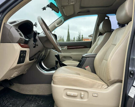 Серый Тойота Ленд Крузер Прадо, объемом двигателя 4 л и пробегом 298 тыс. км за 15300 $, фото 45 на Automoto.ua