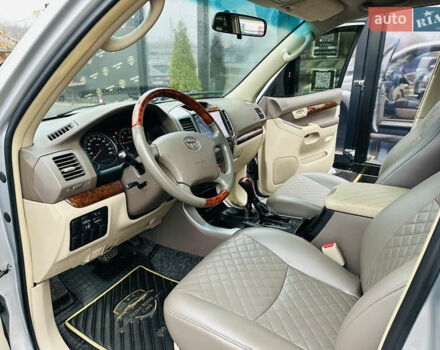 Серый Тойота Ленд Крузер Прадо, объемом двигателя 2.7 л и пробегом 173 тыс. км за 12500 $, фото 12 на Automoto.ua