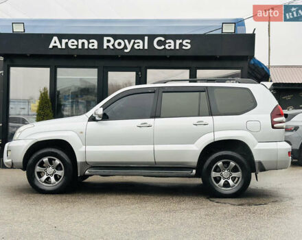 Серый Тойота Ленд Крузер Прадо, объемом двигателя 2.7 л и пробегом 173 тыс. км за 12500 $, фото 4 на Automoto.ua