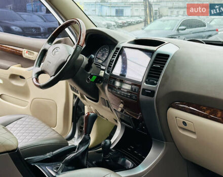 Серый Тойота Ленд Крузер Прадо, объемом двигателя 2.7 л и пробегом 173 тыс. км за 12500 $, фото 23 на Automoto.ua