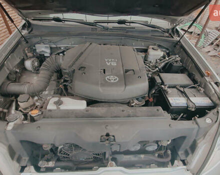 Сірий Тойота Ленд Крузер Прадо, об'ємом двигуна 3.96 л та пробігом 256 тис. км за 17500 $, фото 4 на Automoto.ua